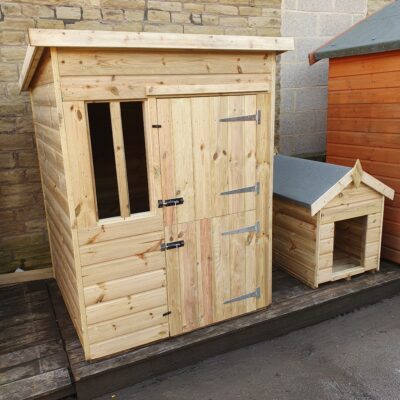 Deluxe Dog Kennel